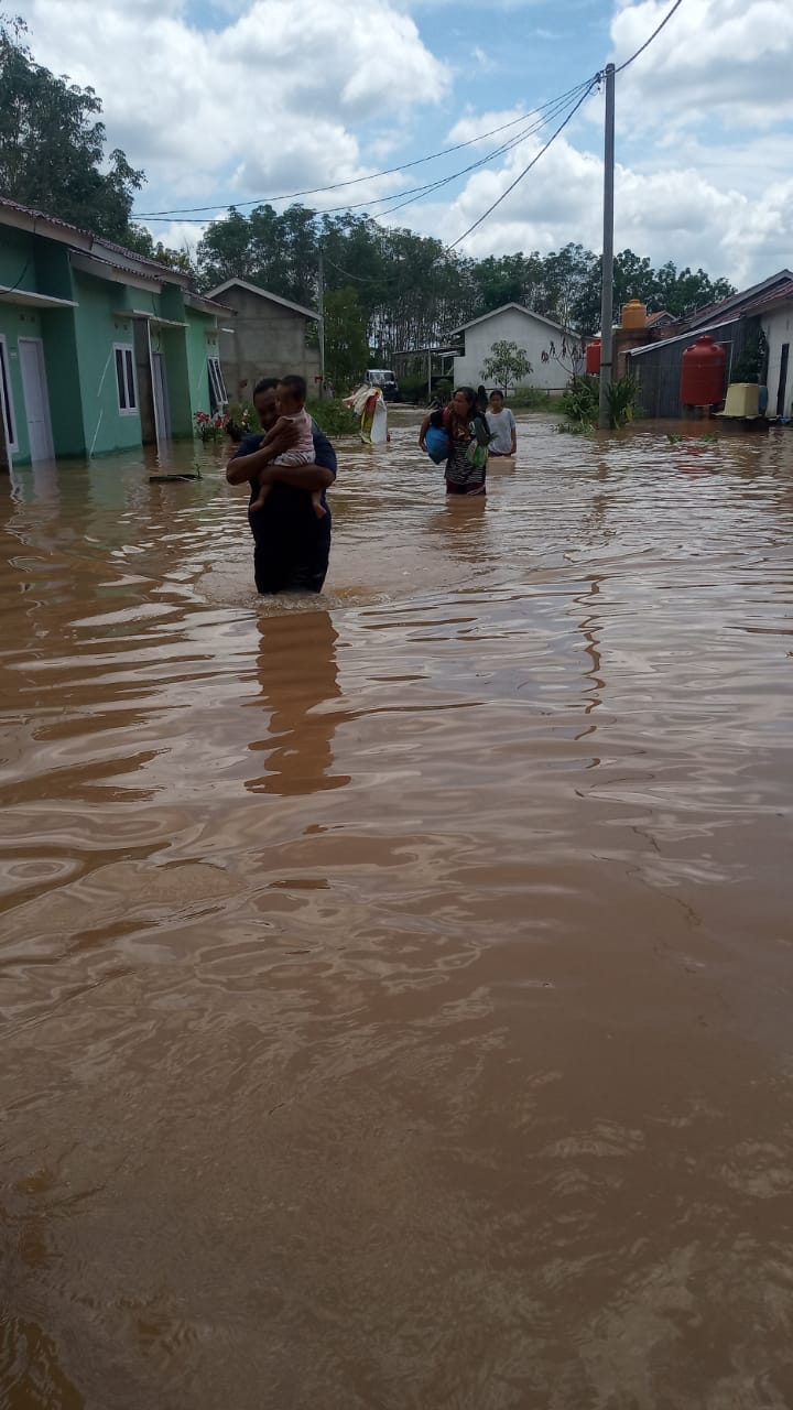 Perumahan Al-Ghony Terendam Banjir Capai 1 Meter, Belum Ada Perhatian Dari Pemerintah Setempat