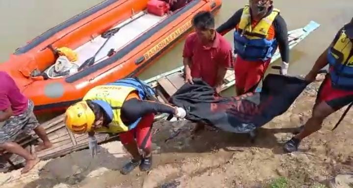 Setelah 2 Hari Pencarian, Tim SAR Gabungan Berhasil Temukan Susandro Hanyut Di Sungai Musi