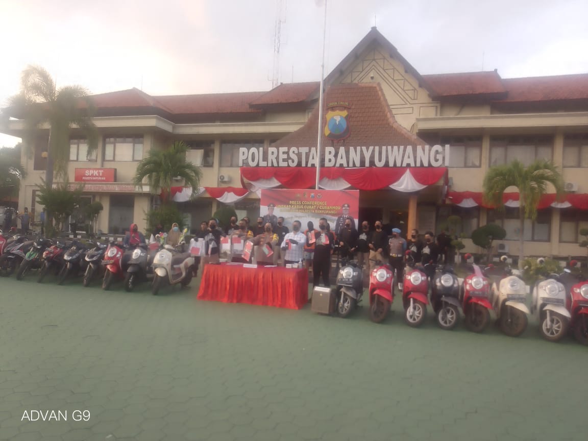 Tim Macan Blambangan : Polresta Banyuwangi Tangkap Sindikat Curanmor, Sita Puluhan Motor Hasil Kejahatan dan Serahkan Kepada Pemiliknya