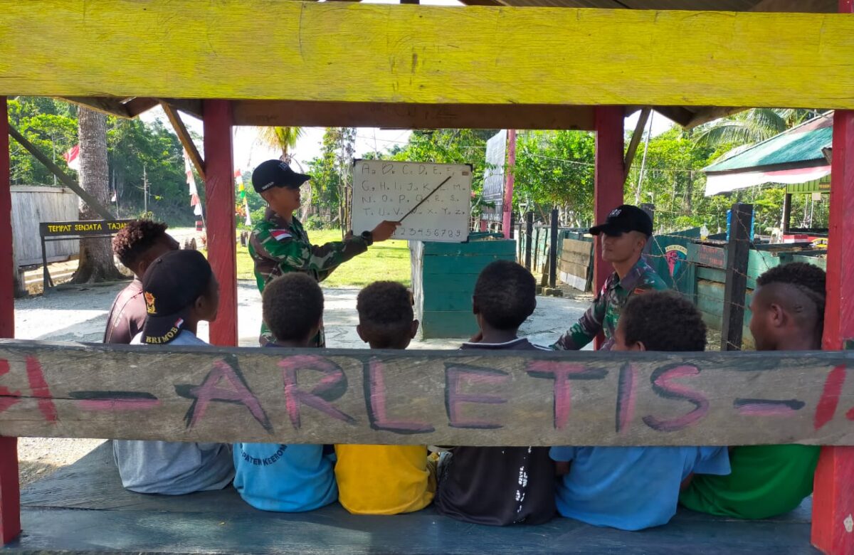 Pos Satgas Yonif 126/KC di Serbu Anak – anak Perbatasan Papua