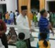 Dalam Rangka 10 Muharram Warga Desa Gambor Berikan Santunan Kepada 13 Anak Yatim di Masjid Baiturrahman