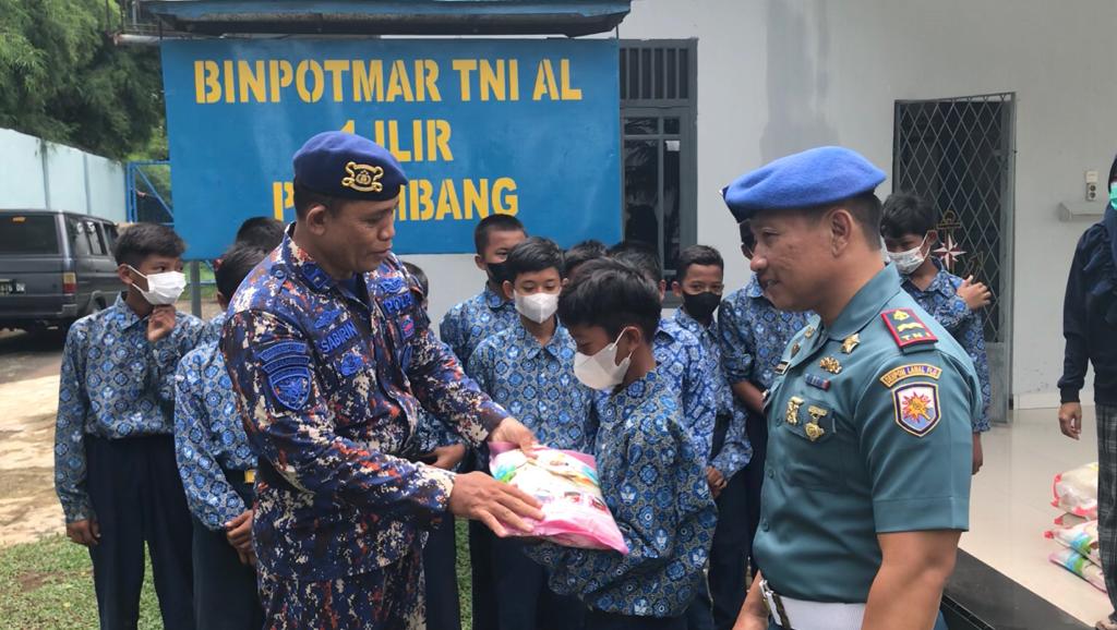 Satpolairud Polrestabes Palembang dan Binpotmar 1 Ilir, Gelar Baksos Untuk Anak Yatim