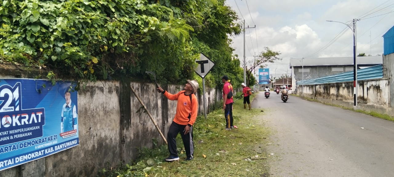 Agar Lingkungan Bisa Terlihat Indah Dan Bersih Ini Yang Dilakukan Pemdes Lemahbangdewo 