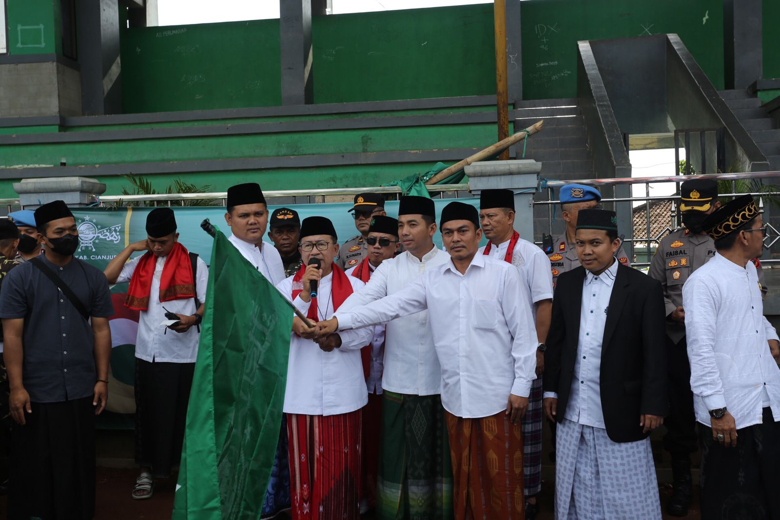 Kapolres Cianjur Menghadiri Upacara Peringatan Hari Santri Nasional Tingkat Kabupaten Cianjur