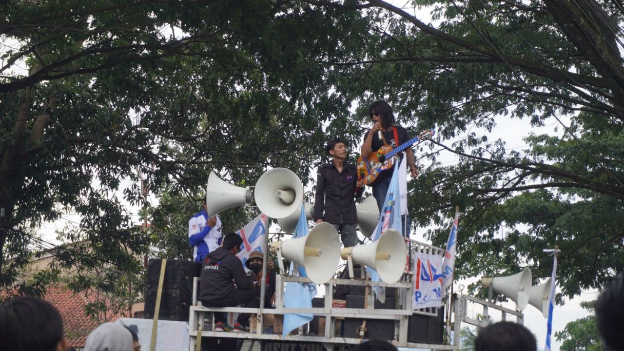 Polres Cianjur Melaksanakan Pengamanan Unjuk Rasa Aliansi Buruh Cianjur Bersatu