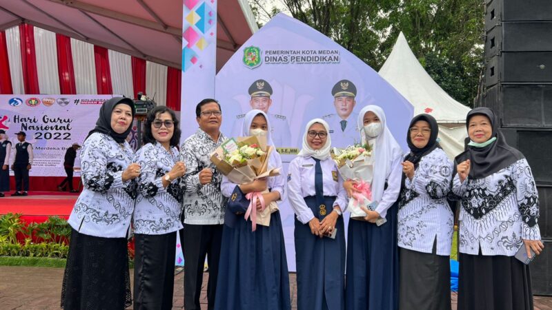 Ka. UPT SMP Negeri 7 Bersama Para Guru dan Ratusan Siswanya Ikuti Upacara Peringatan Hari Guru Pemko Medan