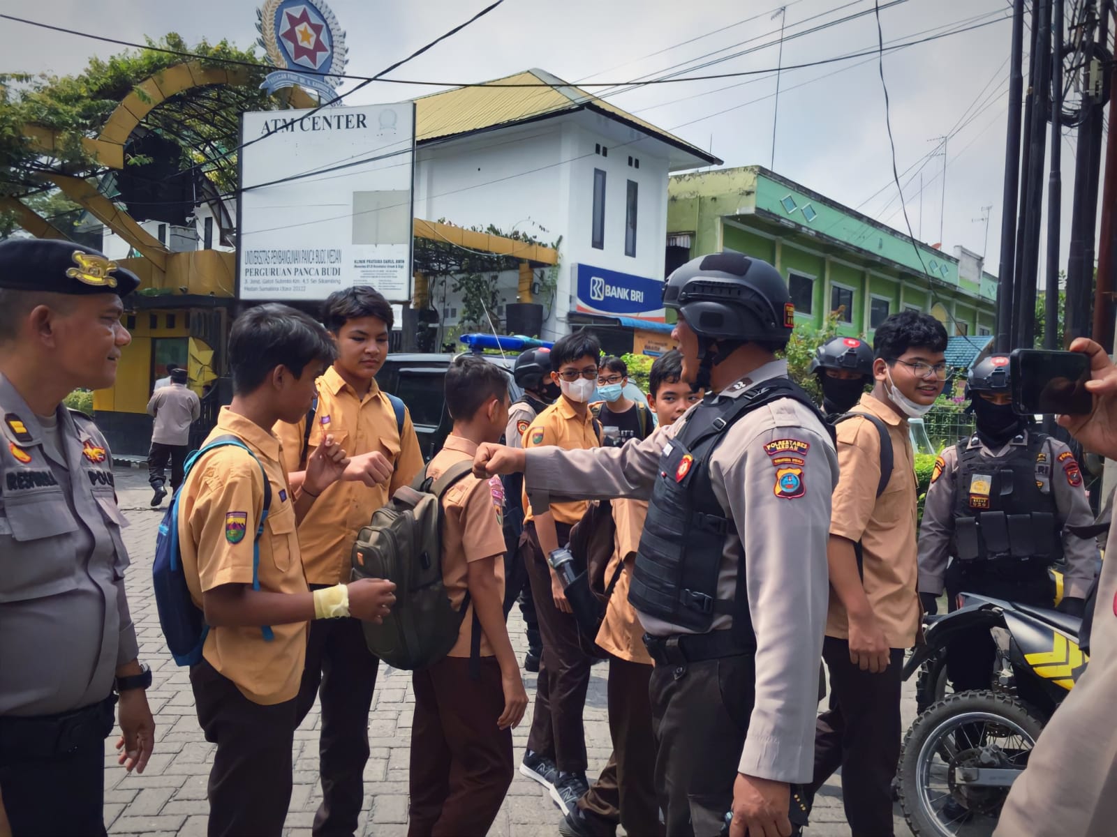 Dukung Program Kapolri, Anggota Samapta Polrestabes Medan Lakukan Patroli Skala Besar Antisipasi Tawuran Pelajar