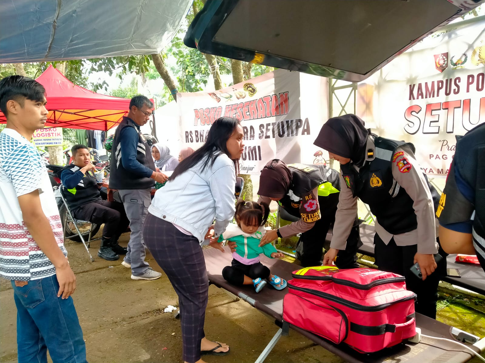 Bhaktikes Gempa Cianjur RS. Bhayangkara Setukpa Di Posko Cijendil