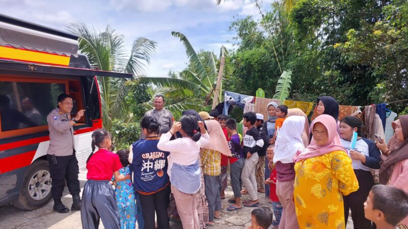 Polres Cianjur mengadakan trauma healing demi menyembuhkan kepanikan yang dialami oleh anak-anak korban bencana gempa bumi