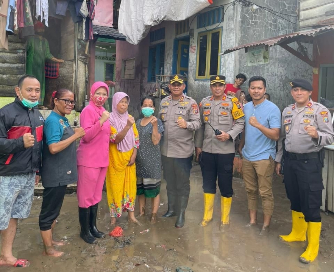 Polrestabes Perkuat Anggota dan Siaga di Daerah Rawan Banjir di Medan