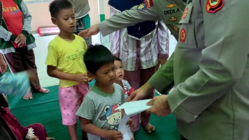 Melalui Jalur Sungai, Kapolrestabes Palembang dan PJU Sambangi Masjid Tua Azhari