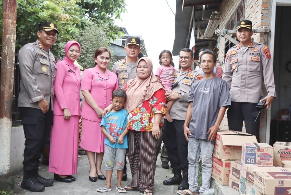 Kapolrestabes Medan Hibur Anak Penderita Stunting di Kelurahan TSM III