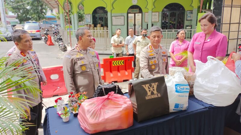 Kapolrestabes Medan Kombes Pol Valentino Tinjau Kegiatan Bazar Bhayangkari Polrestabes Medan