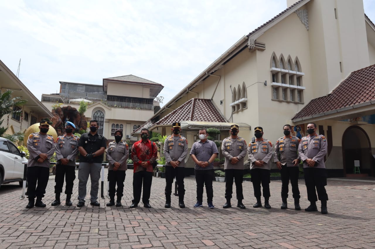 Kapolrestabes Medan Laksanakan Minggu Kasih di Gereja