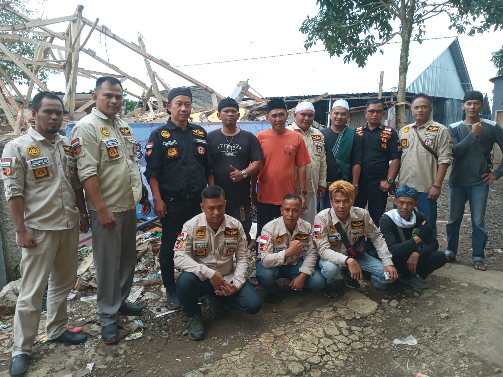 Media Radar Bhayangkara Indonesia & BPPKB Banten Gelar Baksos Pengobatan Tradisional Gratis