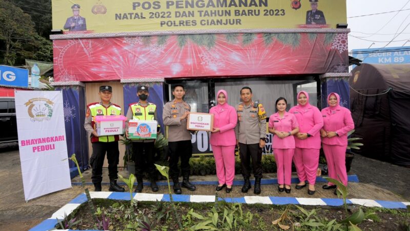 Ketua Bhayangkari Daerah Jabar, Tinjau Pos Pengamanan Tahun Baru di Kabupaten Cianjur