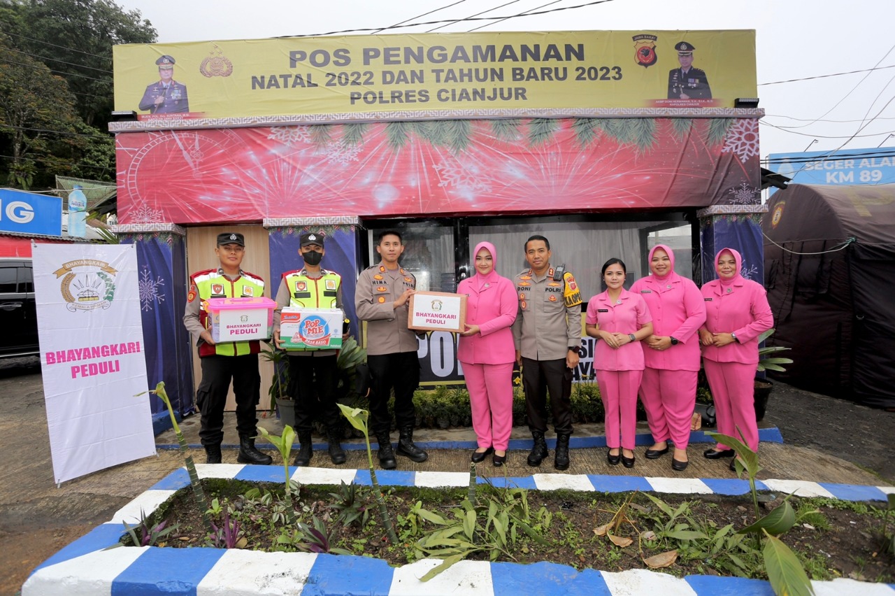 Ketua Bhayangkari Daerah Jabar, Tinjau Pos Pengamanan Tahun Baru di Kabupaten Cianjur