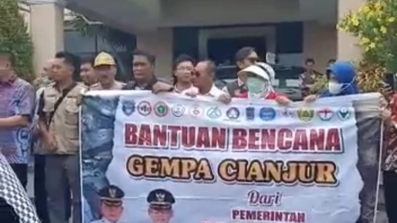 Pemerintah OKU Timur Bekerjasama Dengan PPNI Salurkan Bantuan Bencana Gempa Di Cianjur