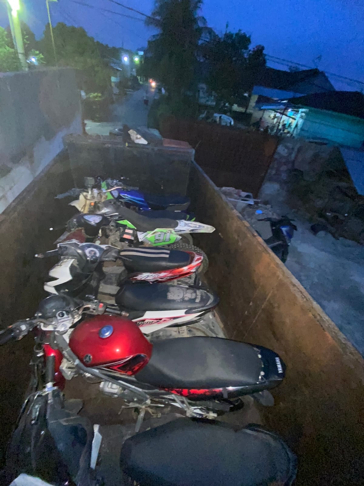 Gudang Sepeda Motor Hasil Kejahatan   21 Unit Sepeda Motor Diamankan