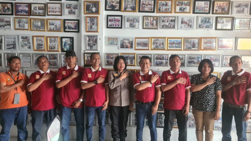 Sambangi Kantor Pewarta, Kasi Humas Polrestabes Medan Minta Tingkatkan Kebersamaan 