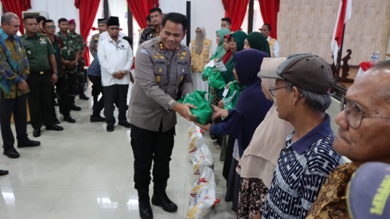 Wakapolrestabes Medan Hadiri Pendistribusian Zakat Nasional pada Kaum Duafa 