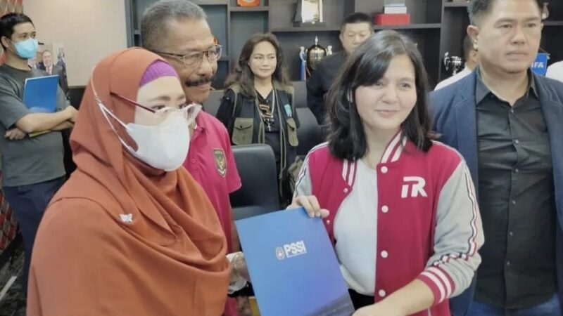 Klub Bola Kaki Dukung Erick Thohir-Ratu Tisha di PSSI 