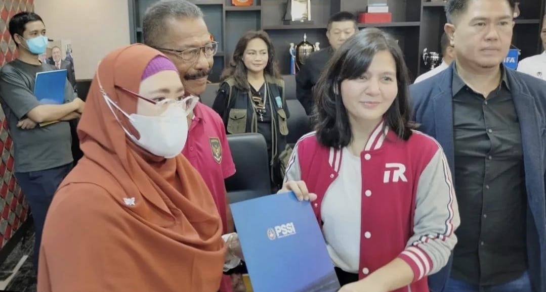 Klub Bola Kaki Dukung Erick Thohir-Ratu Tisha di PSSI 