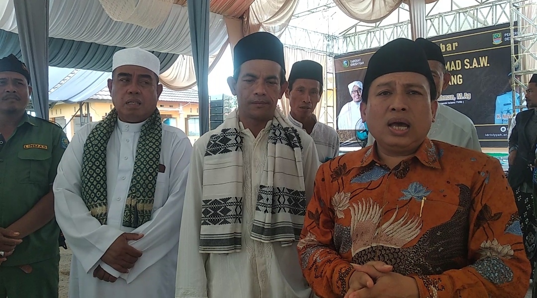 Dewan Perwakilan Rakyar BN Holik Menghadiri Acara Tabligh Akbar DiDesa Sukatenang Bekasi