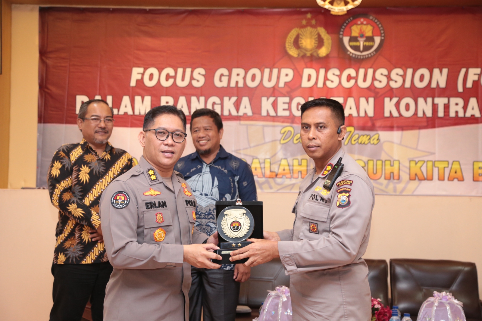 Humas Mabes Polri Gelar FGD Kontra Radikalisme Di Makassar*