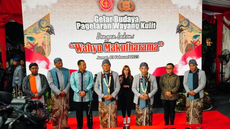 Gelar Wayang Kulit, Kapolri: Perkuat Sinergitas TNI-Polri dan Semakin Dekat dengan Masyarakat 