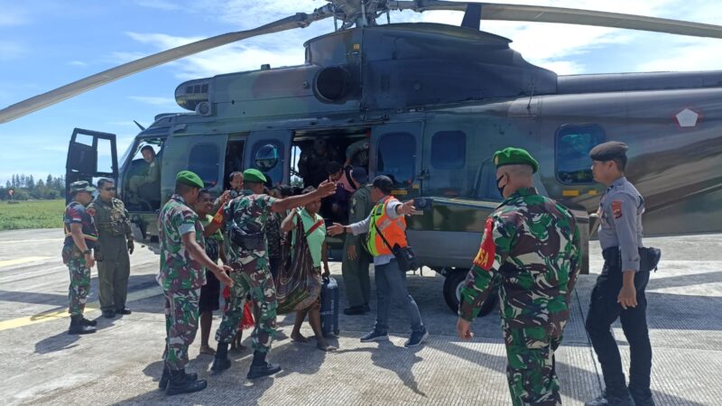 Teror KST Masih Berlanjut, Tim Gabungan TNI Polri Evakuasi 18 Warga Alama Nduga