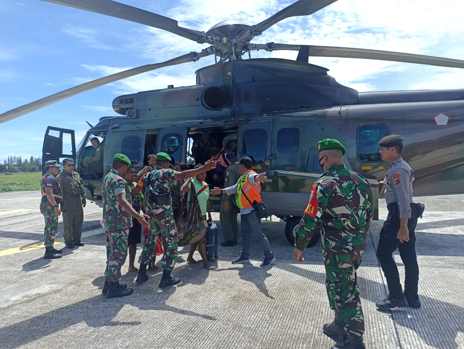 Teror KST Masih Berlanjut, Tim Gabungan TNI Polri Evakuasi 18 Warga Alama Nduga