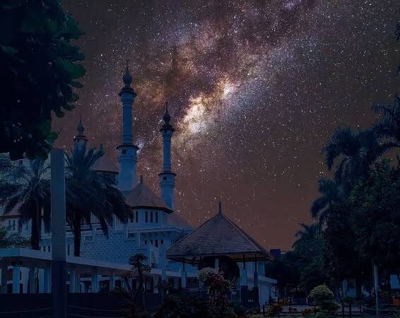 Isra Miraj Merupakan Salah Satu Peristiwa Penting Dalam Sejarah Islam Karena Mengisahkan Perjalanan Nabi Muhammad SAW.