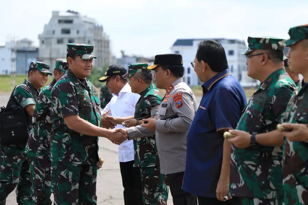 Kapolda Sumut Sambut Kedatangan Panglima TNI