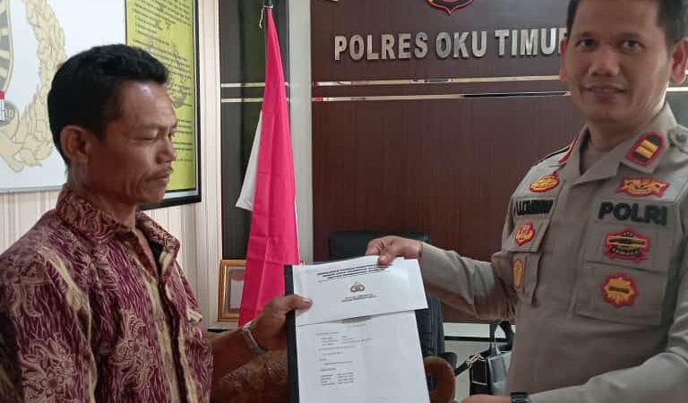 Dengarkan Keluhan Masyarakat Trimoharjo Kapolsek Semendawai Suku III ,Berikan Bantuan Untuk Pembangunan Mesjid di Dusun Langgen