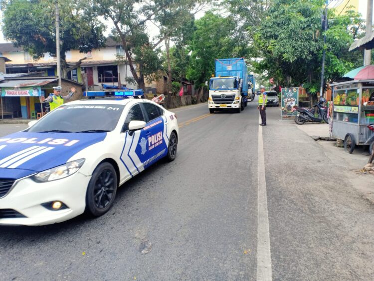 Polda Sumut kawal Logistik F1 Powerboat meninggalkan Balige, membawa cerita Indahnya Danau Toba