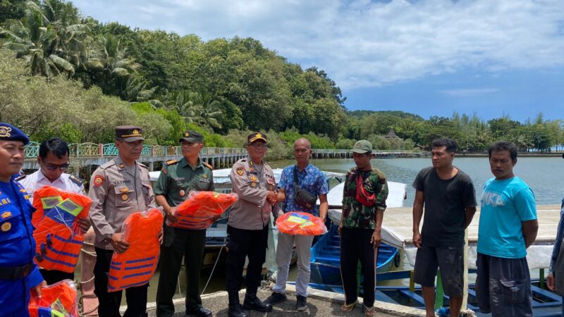 Banyak Kecelakaan di Perairan, Polres Kebumen Gelar “Ikan Selayar”