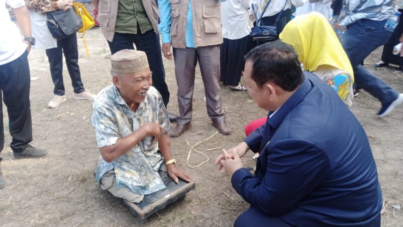 Kek Nasri Berjalan Sejauh 5 KM Hanya Ingin Bertemu Sang Pejuang Dhuafa