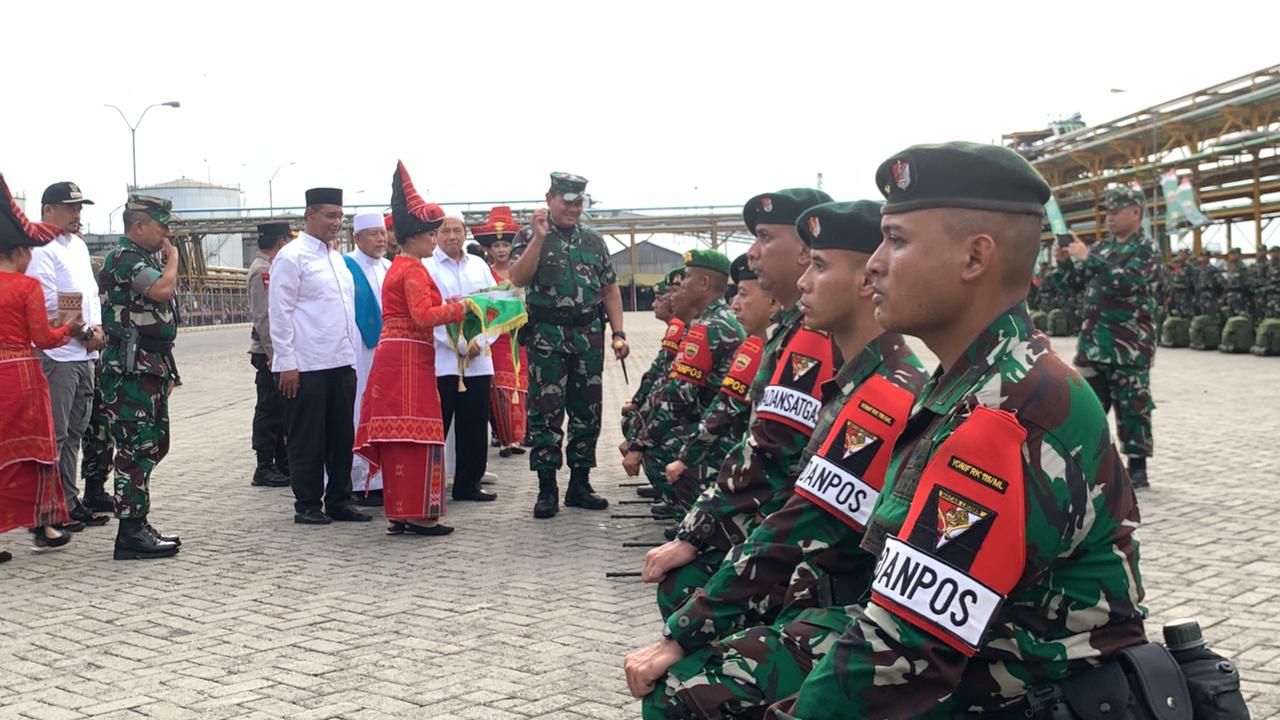 Panglima TNI Berangkatkan 900 Prajurit Yonif Raider Khusus 115/ML dan Yonif 125/SMB ke Papua