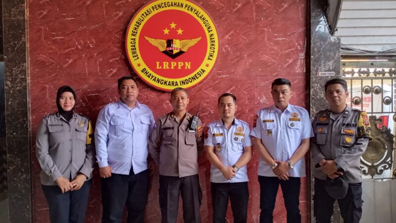 Ketua Pokdarkamtibmas Bhayangkara Sumut Pimpin upacara bendera pagi di lembaga Rehabilitas LRPPN (Lembaga Rehabilitas Pencegahan Penyalah guna Narkotika)