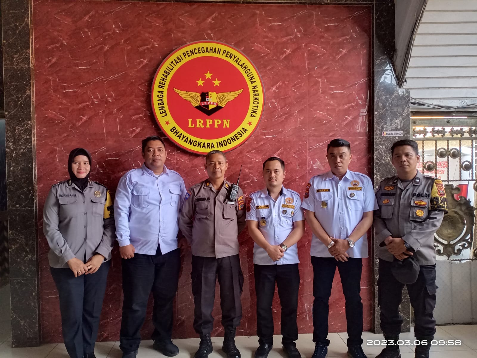 Ketua Pokdarkamtibmas Bhayangkara Sumut Pimpin upacara bendera pagi di lembaga Rehabilitas LRPPN (Lembaga Rehabilitas Pencegahan Penyalah guna Narkotika)