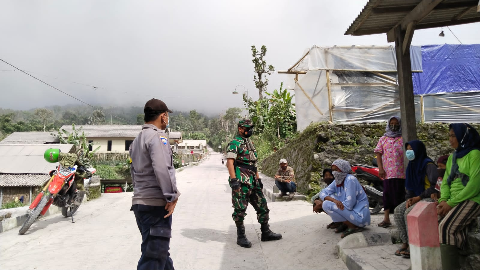 Gunung Merapi Erupsi dan Mengeluarkan Guyuran Lava, Ini Himbauan Polda Jateng