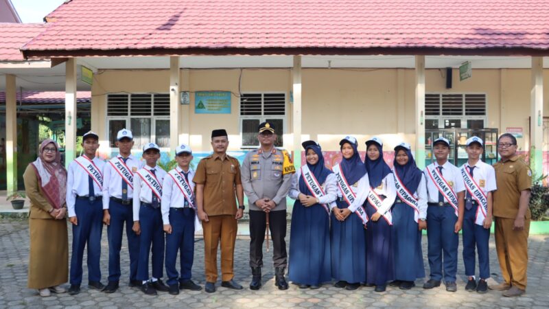 Kapolres Tanjab Timur AKBP Heri Supriawan, S.I.K. kembali laksanakan “Police Goes To School” saat ini di SMPN 21 Kab. Tanjab Timur