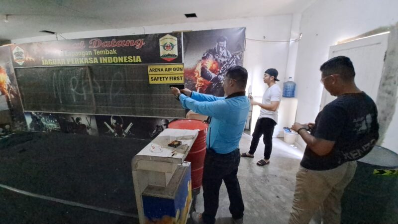 Ngabuburit Sambil Latihan Menembak