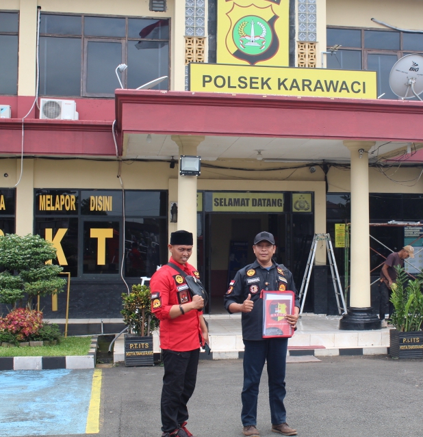 JALIN KEAKRABAN DAN KERJASAMA , MEDIA RADAR BHAYANGKARA INDONESIA BIRO TANGERANG MENGUNJUNGI POLSEK KARAWACI GUNA MEMPERERAT TALI SILATURAHMI PADA BULAN SUCI
