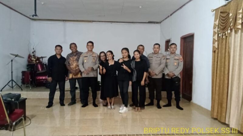 Pastikan Jumat Agung Berjalan Lancar ,Kapolsek SS III Tinjau dan Pimpin Pengamanan Gereja 