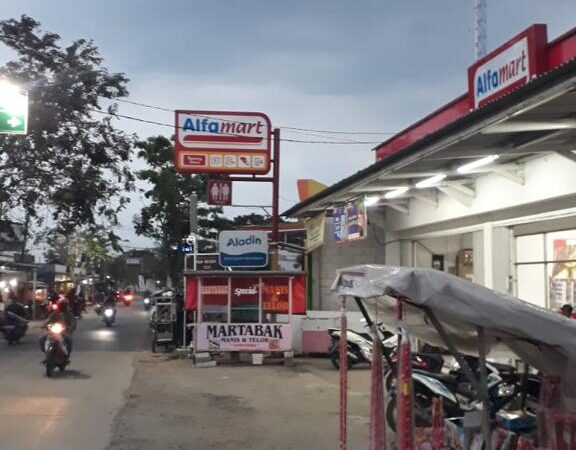 Waduh Gawat” Alfa Mart Di Kampung Garon Desa Setialaksana Di Duga ‘Bodong’Tak Berizin,