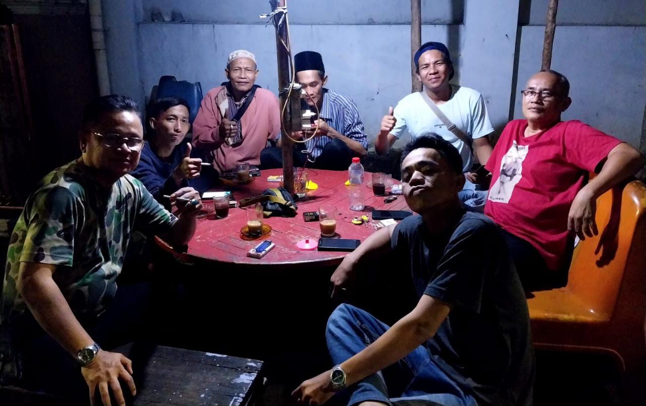Suasana di MP, Ngopi Bareng dengan Keakraban Penuh Candaan