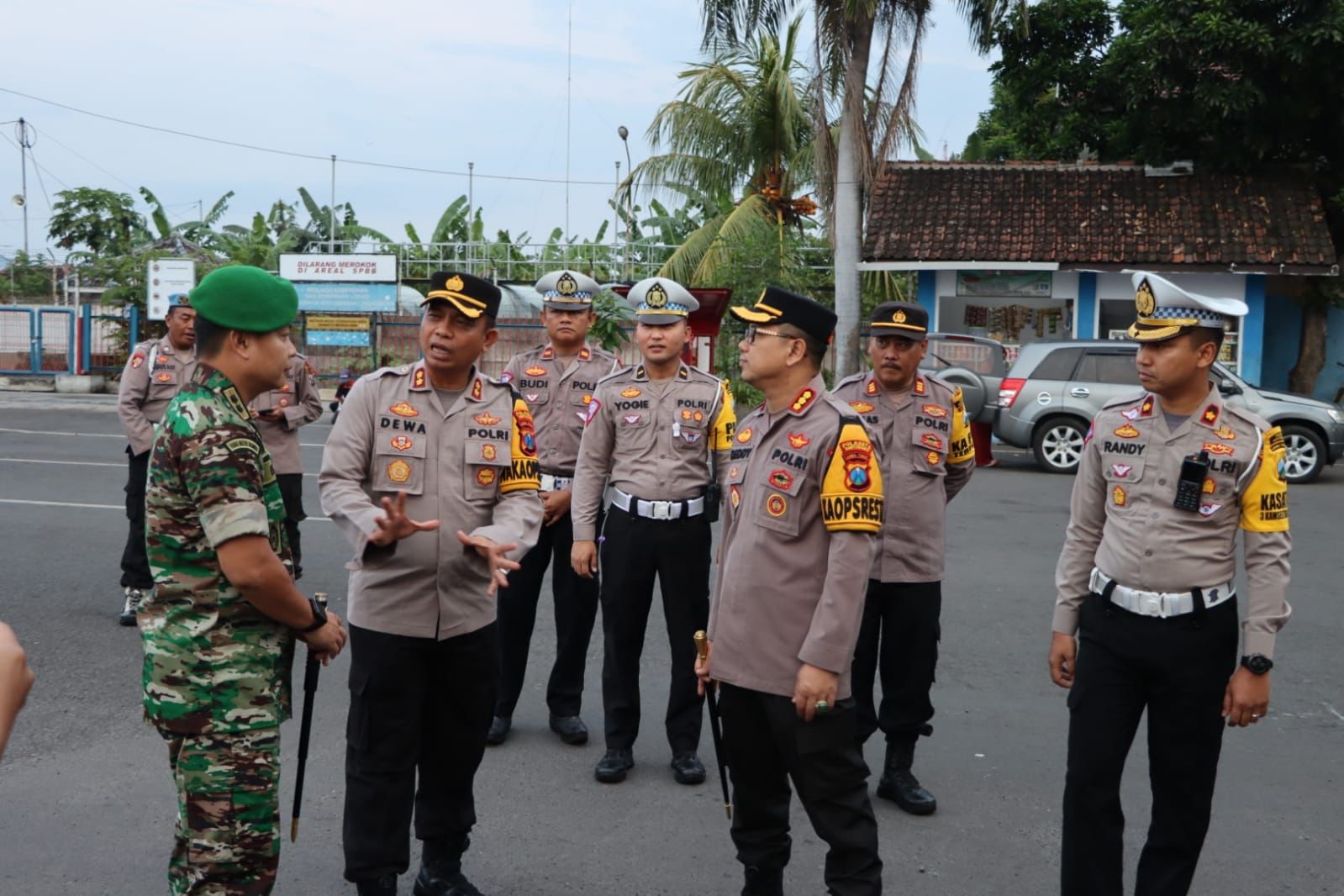 Pengamanan Satlantas Polresta Banyuwangi Selama Ops Ketupat 2023 Dapat Apresiasi Tokoh Agama dan Tokoh Masyarakat 