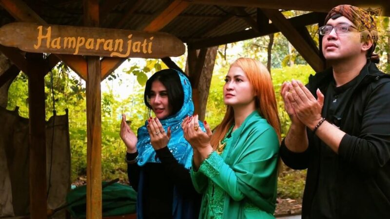 Artis Sekaligus Penyanyi Velline Ayu,Sandy Tumiwa,Tengku Carren,Buat Konten Pelestarian Situs Budaya.